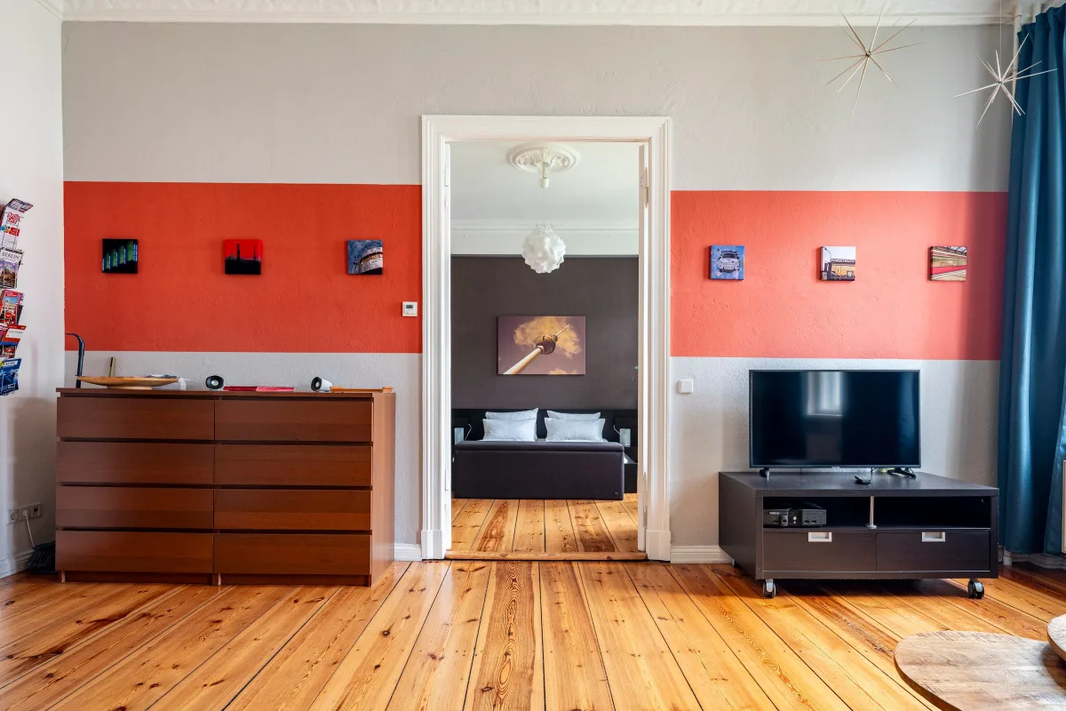Helle 2-Zimmer-Altbauwohnung mit Stuck und Dielen am Helmholtzplatz · Bild 8