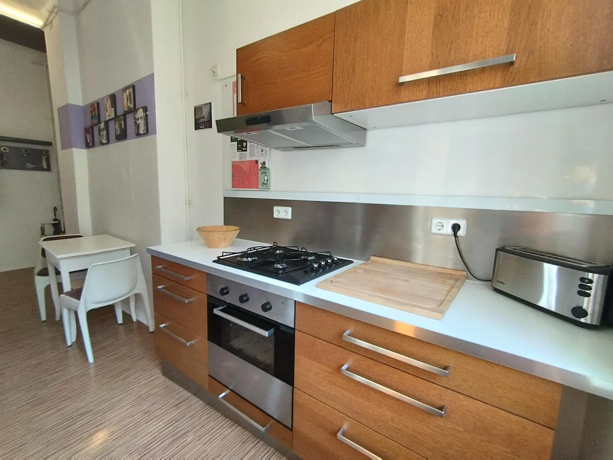 Helle 2-Zimmer-Altbauwohnung mit Stuck und Dielen am Helmholtzplatz · Bild 15