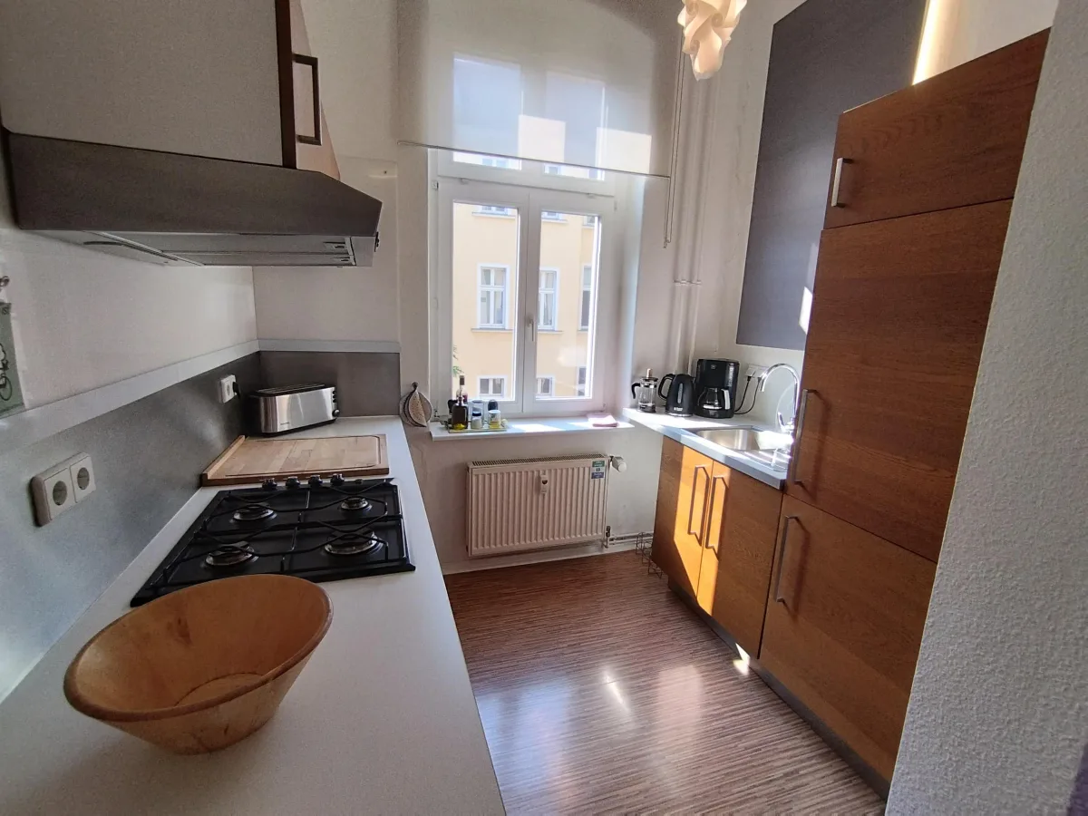Helle 2-Zimmer-Altbauwohnung mit Stuck und Dielen am Helmholtzplatz · Bild 16