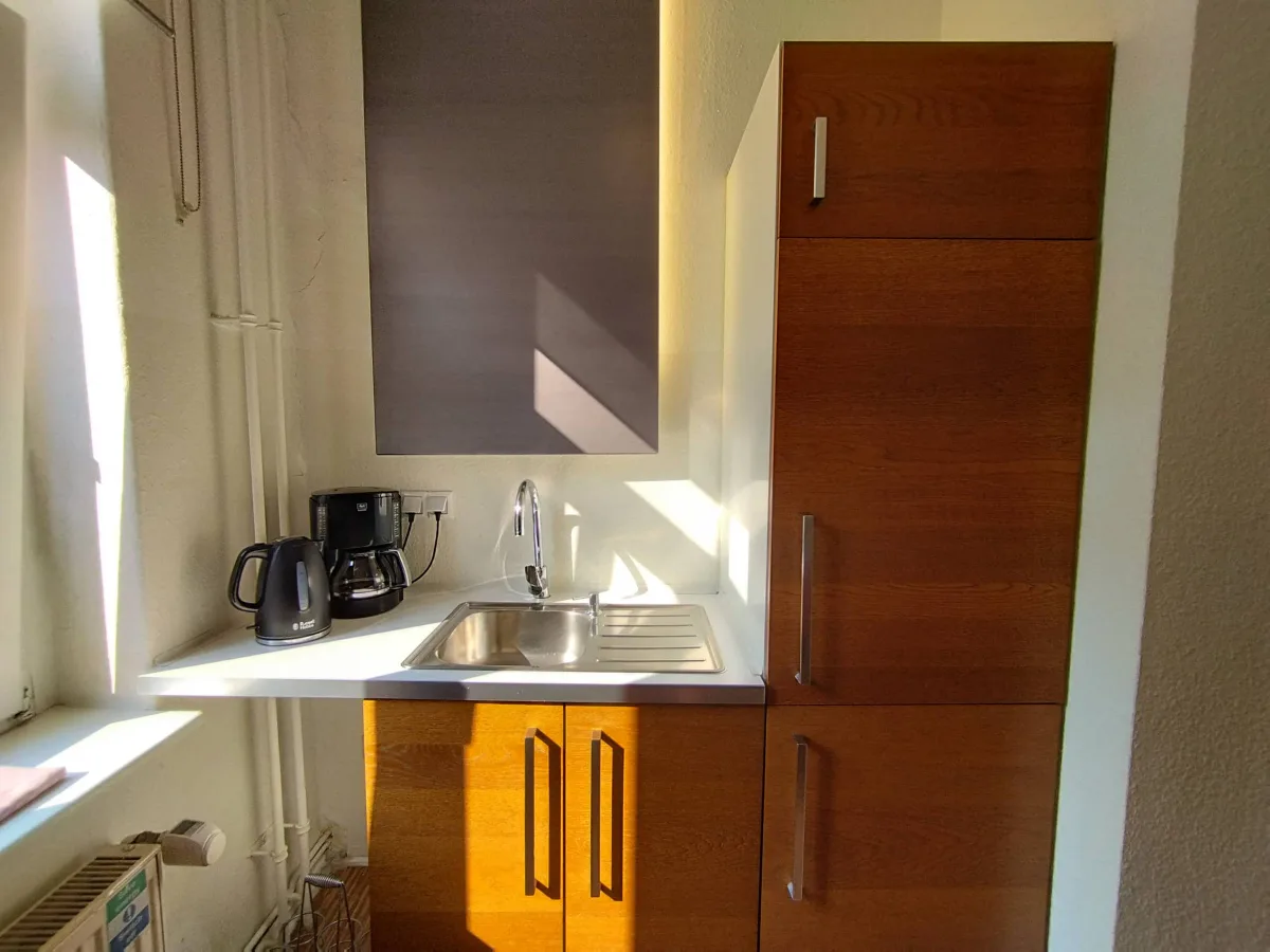 Helle 2-Zimmer-Altbauwohnung mit Stuck und Dielen am Helmholtzplatz · Bild 14