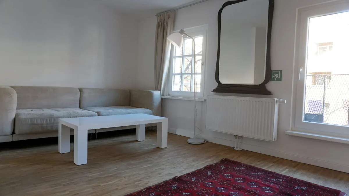 Helles 1-Zimmer-Apartment mit Wohnküche und Blick in den begrünten Innenhof · Bild 7