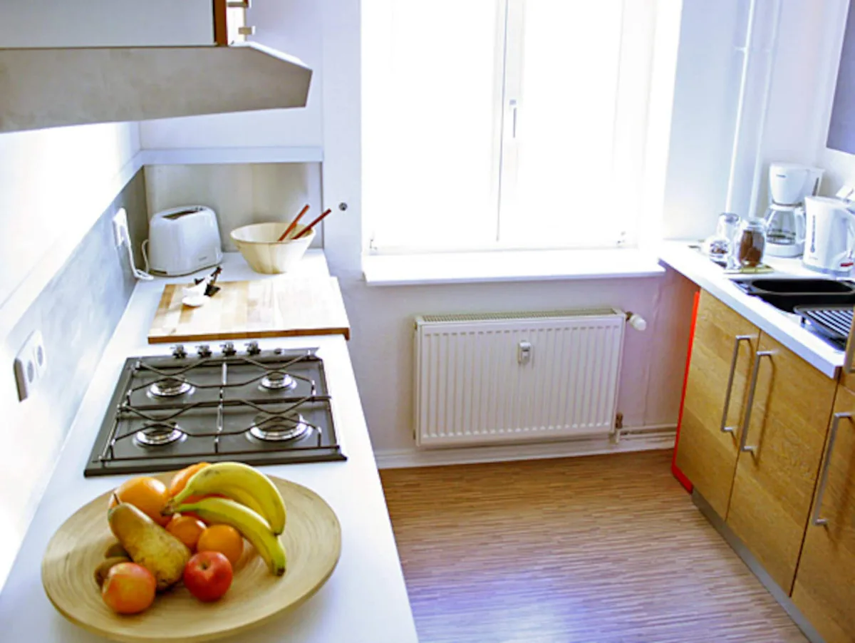 Helle 2-Zimmer-Altbauwohnung mit Stuck und Dielen am Helmholtzplatz · Bild 12