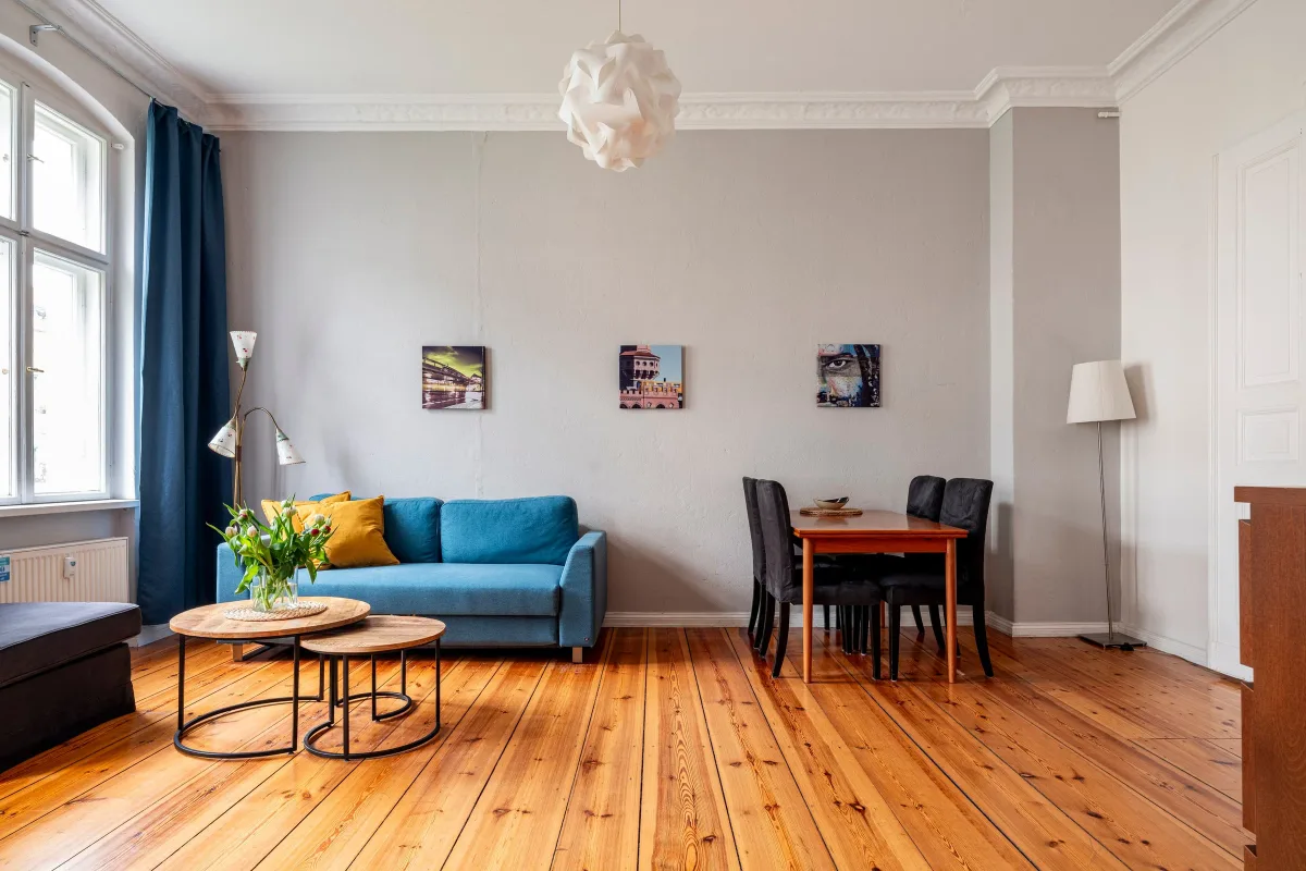 Helle 2-Zimmer-Altbauwohnung mit Stuck und Dielen am Helmholtzplatz · Bild 10