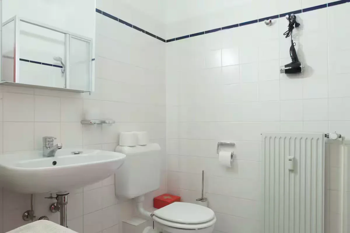 Ruhige Zweizimmerwohnung im Charlottenburger Altbau – ca. 60 m² · Bild 19