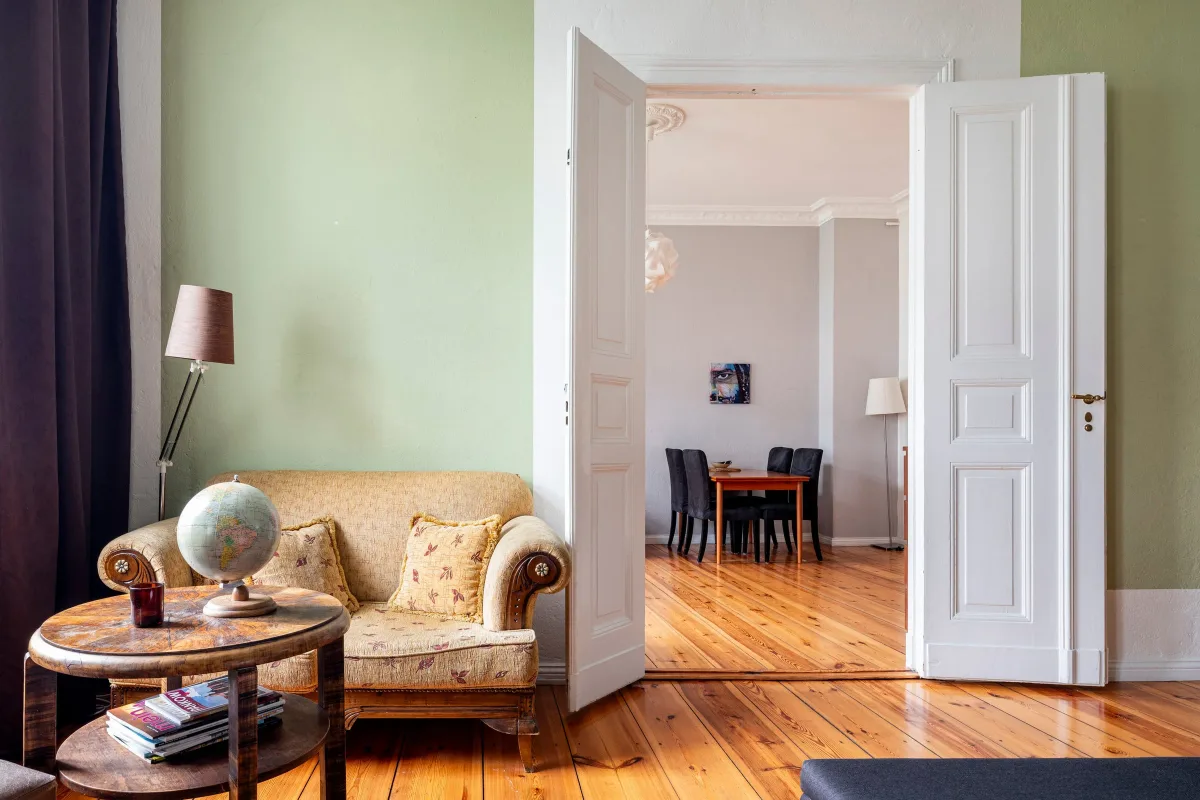 Helle 2-Zimmer-Altbauwohnung mit Stuck und Dielen am Helmholtzplatz · Bild 9